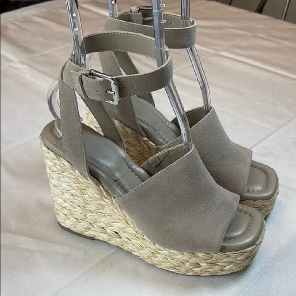 🧊 Marc Fisher taupe and Cream suede Espadrille Wedges with Ankle Strap
